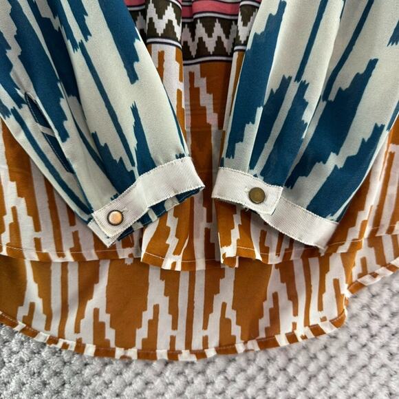 Maeve Top 2 Green Arrow Print Western Rohana V-Neck Long Sleeve Lightweight - Picture 6 of 13